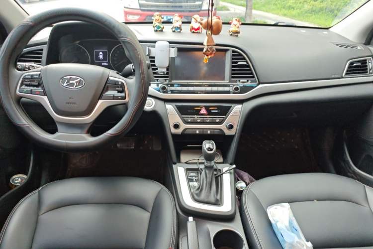 Used Hyundai Elantra (6th Generation / Lingdong) 2016 1.6L Automatic ZhiXuan – Elite Version Center Console