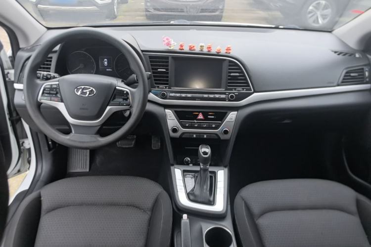 Used Hyundai Elantra (6th Generation / Lingdong) 2016 1.6L Automatic ZhiXuan – Elite Version Center Console