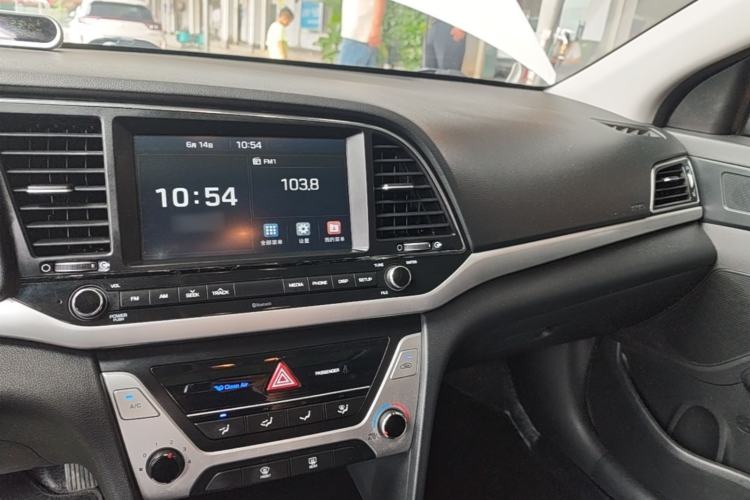 Used Hyundai Elantra (6th Generation / Lingdong) 2016 1.6L Automatic ZhiXuan – Elite Version Center Console