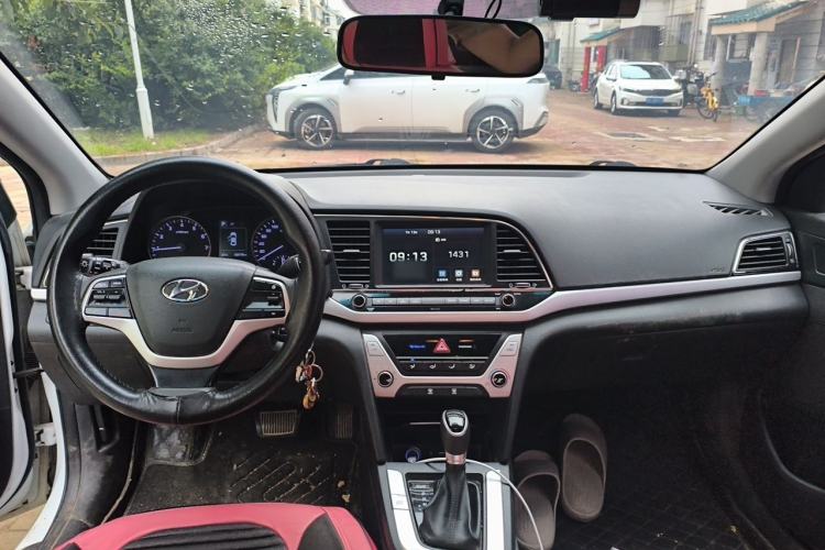 Used Hyundai Elantra (6th Generation / Lingdong) 2016 1.6L Automatic ZhiXuan – Elite Version Center Console