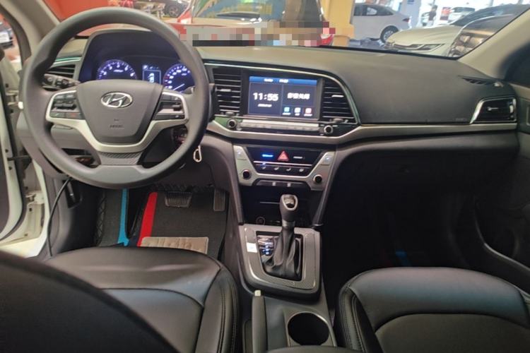 Used Hyundai Elantra (6th Generation / Lingdong) 2016 1.6L Automatic ZhiXuan – Elite Version Center Console