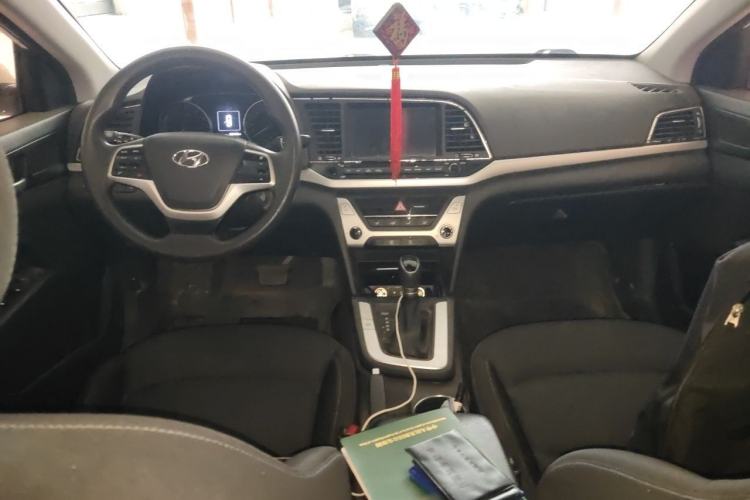 Used Hyundai Elantra (6th Generation / Lingdong) 2016 1.6L Automatic ZhiXuan – Elite Version Center Console