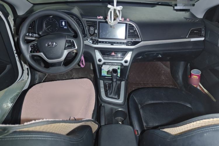 Used Hyundai Elantra (6th Generation / Lingdong) 2016 1.6L Automatic ZhiXuan – Elite Version Center Console