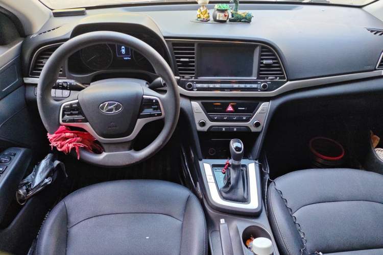 Used Hyundai Elantra (6th Generation / Lingdong) 2016 1.6L Automatic ZhiXuan – Elite Version Center Console