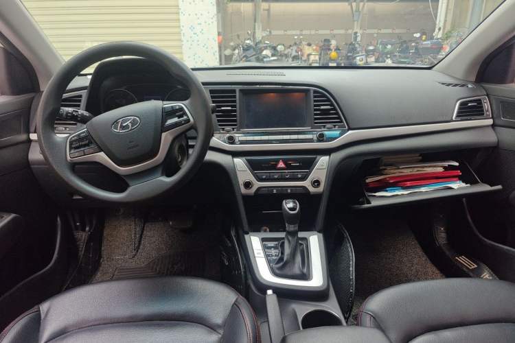Used Hyundai Elantra (6th Generation / Lingdong) 2016 1.6L Automatic ZhiXuan – Elite Version Center Console