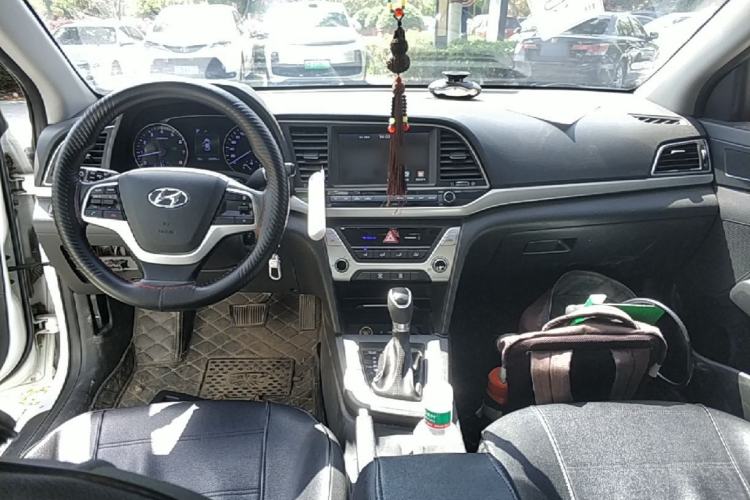 Used Hyundai Elantra (6th Generation / Lingdong) 2016 1.6L Automatic ZhiXuan – Elite Version Center Console
