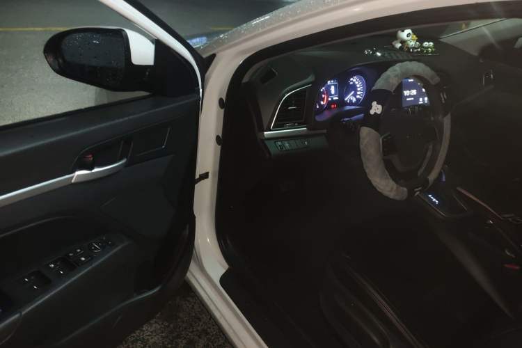 Used Hyundai Elantra (6th Generation / Lingdong) 2016 1.6L Automatic ZhiXuan – Elite Version Driver Seat