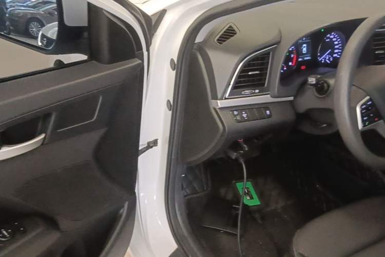 Used Hyundai Elantra (6th Generation / Lingdong) 2016 1.6L Automatic ZhiXuan – Elite Version Driver Seat
