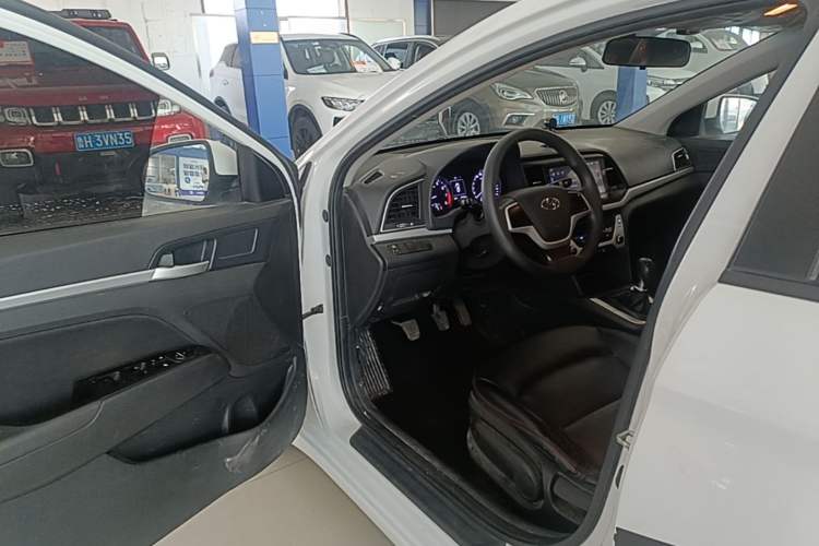Used Hyundai Elantra (6th Generation / Lingdong) 2016 1.6L Manual ZhiXuan·Youth Edition Driver Seat