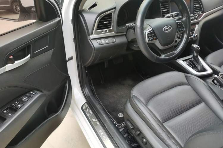 Used Hyundai Elantra (6th Generation / Lingdong) 2016 1.6L Automatic ZhiXuan · Luxury Version Driver Seat