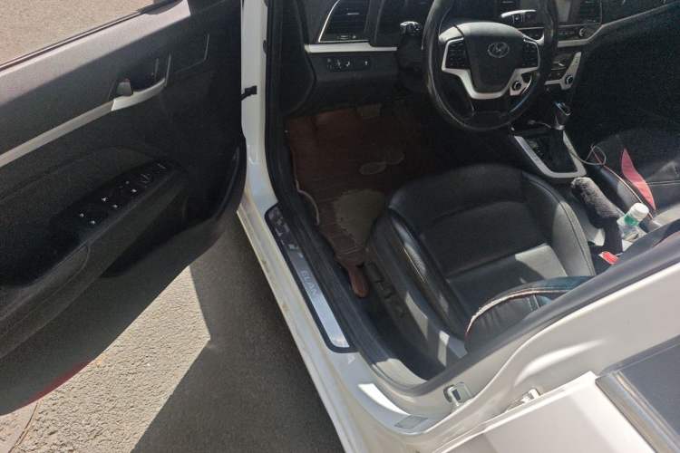 Used Hyundai Elantra (6th Generation / Lingdong) 2016 1.6L Automatic ZhiXuan · Luxury Version Driver Seat