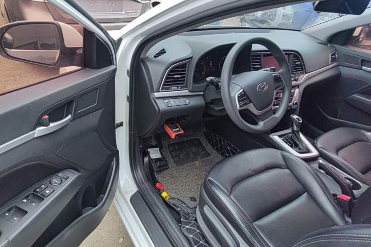 Used Hyundai Elantra (6th Generation / Lingdong) 2016 1.6L Automatic ZhiXuan – Elite Version Driver Seat