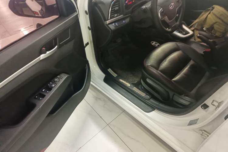 Used Hyundai Elantra (6th Generation / Lingdong) 2016 1.6L Automatic ZhiXuan – Elite Version Driver Seat