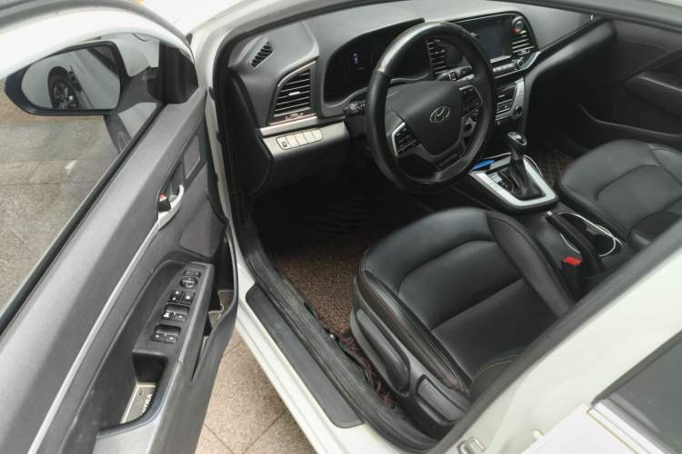 Used Hyundai Elantra (6th Generation / Lingdong) 2016 1.6L Automatic ZhiXuan – Elite Version Driver Seat