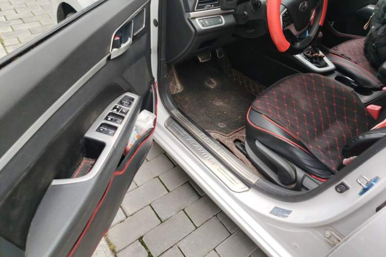 Used Hyundai Elantra (6th Generation / Lingdong) 2016 1.6L Automatic ZhiXuan – Elite Version Driver Seat