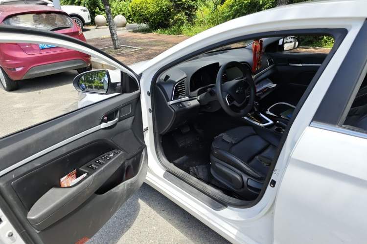 Used Hyundai Elantra (6th Generation / Lingdong) 2016 1.6L Automatic ZhiXuan – Elite Version Driver Seat
