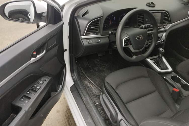 Used Hyundai Elantra (6th Generation / Lingdong) 2016 1.6L Automatic ZhiXuan – Elite Version Driver Seat