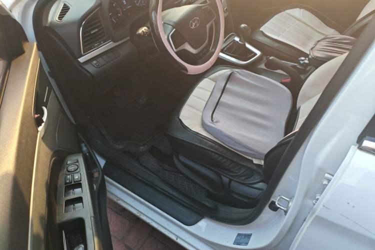 Used Hyundai Elantra (6th Generation / Lingdong) 2016 1.6L Manual ZhiXuan·Youth Edition Driver Seat