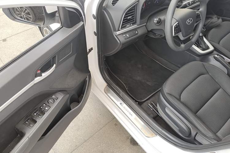 Used Hyundai Elantra (6th Generation / Lingdong) 2016 1.6L Automatic ZhiXuan – Elite Version Driver Seat