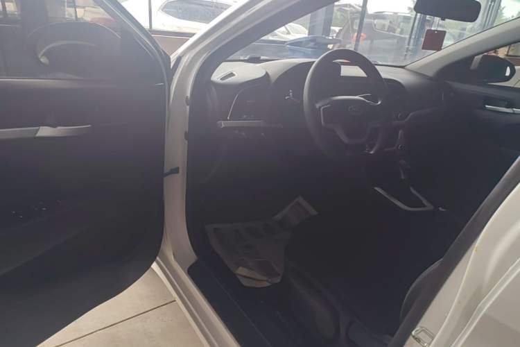 Used Hyundai Elantra (6th Generation / Lingdong) 2016 1.6L Automatic ZhiXuan – Elite Version Driver Seat