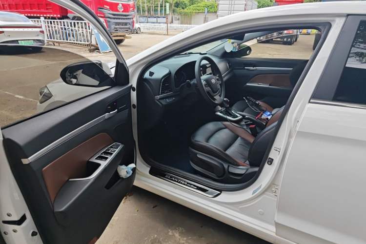 Used Hyundai Elantra (6th Generation / Lingdong) 2016 1.6L Automatic ZhiXuan – Elite Version Driver Seat