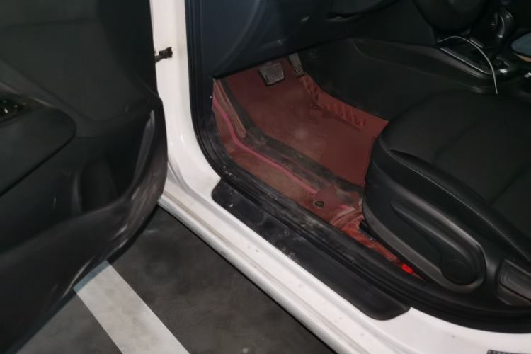 Used Hyundai Elantra (6th Generation / Lingdong) 2016 1.6L Automatic ZhiXuan – Elite Version Driver Seat