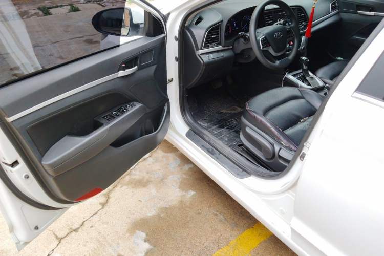 Used Hyundai Elantra (6th Generation / Lingdong) 2016 1.6L Automatic ZhiXuan – Elite Version Driver Seat