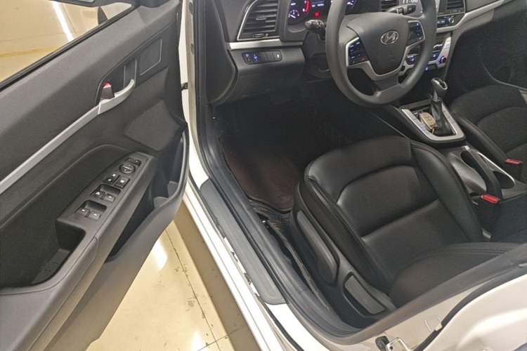 Used Hyundai Elantra (6th Generation / Lingdong) 2016 1.6L Automatic ZhiXuan – Elite Version Driver Seat