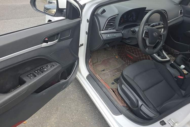 Used Hyundai Elantra (6th Generation / Lingdong) 2016 1.6L Automatic ZhiXuan – Elite Version Driver Seat