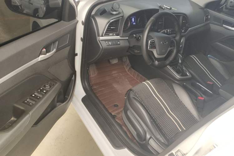 Used Hyundai Elantra (6th Generation / Lingdong) 2016 1.6L Automatic ZhiXuan – Elite Version Driver Seat