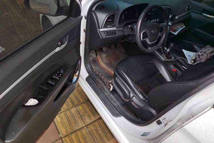 Used Hyundai Elantra (6th Generation / Lingdong) 2016 1.6L Manual ZhiXuan·Youth Edition Driver Seat