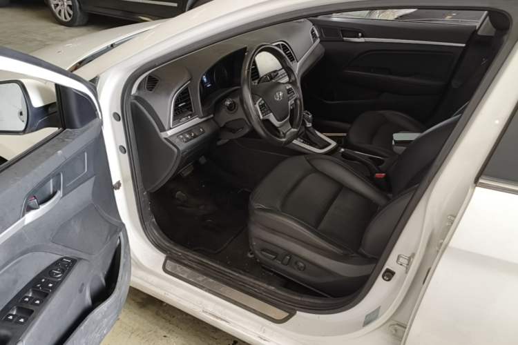 Used Hyundai Elantra (6th Generation / Lingdong) 2016 1.6L Automatic ZhiXuan · Luxury Version Driver Seat