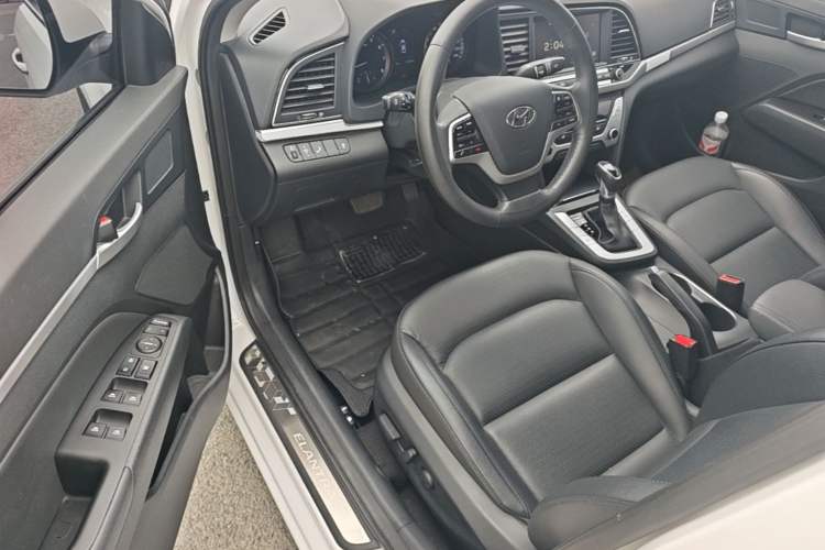 Used Hyundai Elantra (6th Generation / Lingdong) 2016 1.6L Automatic ZhiXuan · Luxury Version Driver Seat