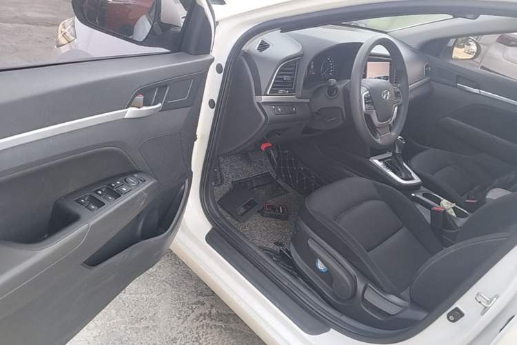 Used Hyundai Elantra (6th Generation / Lingdong) 2016 1.6L Automatic ZhiXuan – Elite Version Driver Seat