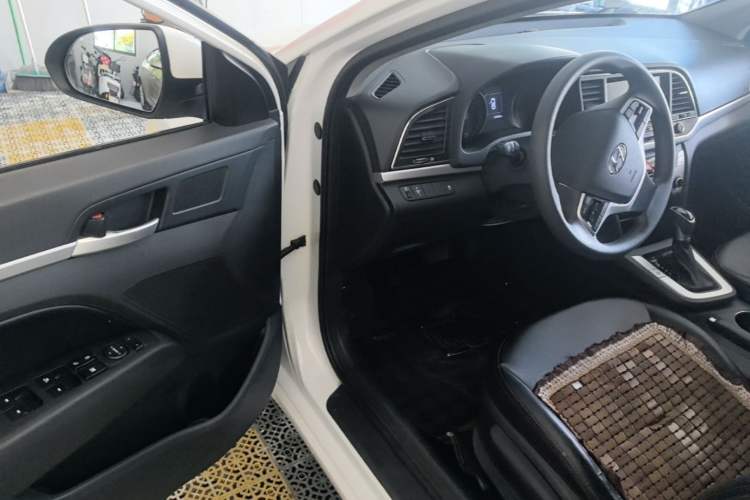 Used Hyundai Elantra (6th Generation / Lingdong) 2016 1.6L Automatic ZhiXuan – Elite Version Driver Seat