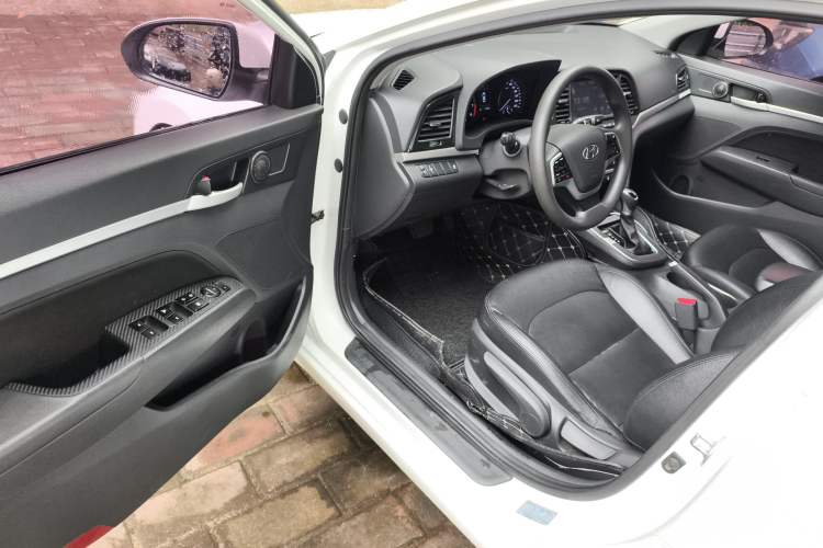 Used Hyundai Elantra (6th Generation / Lingdong) 2016 1.6L Automatic ZhiXuan – Elite Version Driver Seat