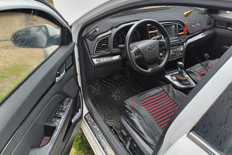 Used Hyundai Elantra (6th Generation / Lingdong) 2016 1.6L Automatic ZhiXuan · Luxury Version Driver Seat
