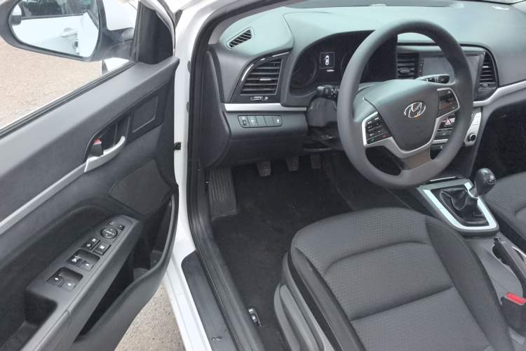 Used Hyundai Elantra (6th Generation / Lingdong) 2016 1.6L Manual ZhiXuan · Dynamic Model Driver Seat
