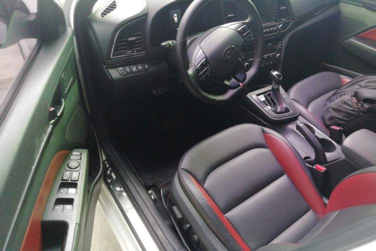 Used Hyundai Elantra (6th Generation / Lingdong) 2016 1.4T Dual-Clutch Xuan Dong · Flagship Edition Driver Seat