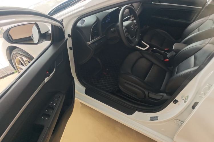 Used Hyundai Elantra (6th Generation / Lingdong) 2016 1.6L Automatic ZhiXuan – Elite Version Driver Seat