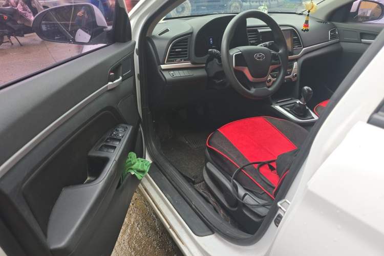 Used Hyundai Elantra (6th Generation / Lingdong) 2016 1.6L Manual ZhiXuan·Youth Edition Driver Seat