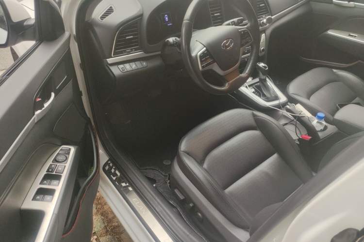 Used Hyundai Elantra (6th Generation / Lingdong) 2016 1.6L Automatic ZhiXuan · Luxury Version Driver Seat