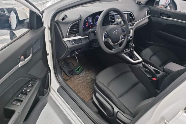 Used Hyundai Elantra (6th Generation / Lingdong) 2016 1.6L Automatic ZhiXuan – Elite Version Driver Seat