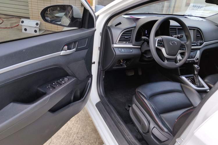 Used Hyundai Elantra (6th Generation / Lingdong) 2016 1.6L Automatic ZhiXuan – Elite Version Driver Seat