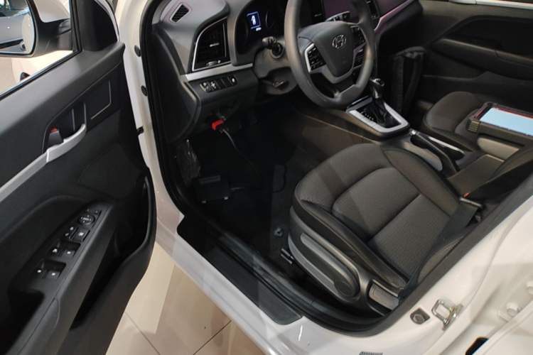 Used Hyundai Elantra (6th Generation / Lingdong) 2016 1.6L Automatic ZhiXuan – Elite Version Driver Seat