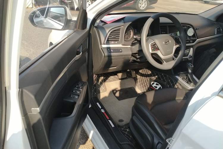 Used Hyundai Elantra (6th Generation / Lingdong) 2016 1.6L Automatic ZhiXuan – Elite Version Driver Seat