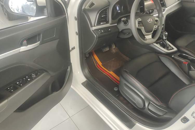 Used Hyundai Elantra (6th Generation / Lingdong) 2016 1.6L Automatic ZhiXuan – Elite Version Driver Seat