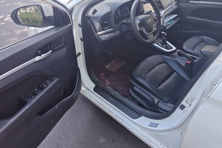 Used Hyundai Elantra (6th Generation / Lingdong) 2016 1.6L Automatic ZhiXuan – Elite Version Driver Seat