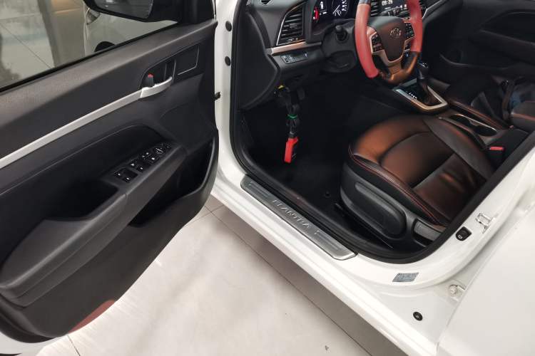 Used Hyundai Elantra (6th Generation / Lingdong) 2016 1.6L Automatic ZhiXuan – Elite Version Driver Seat