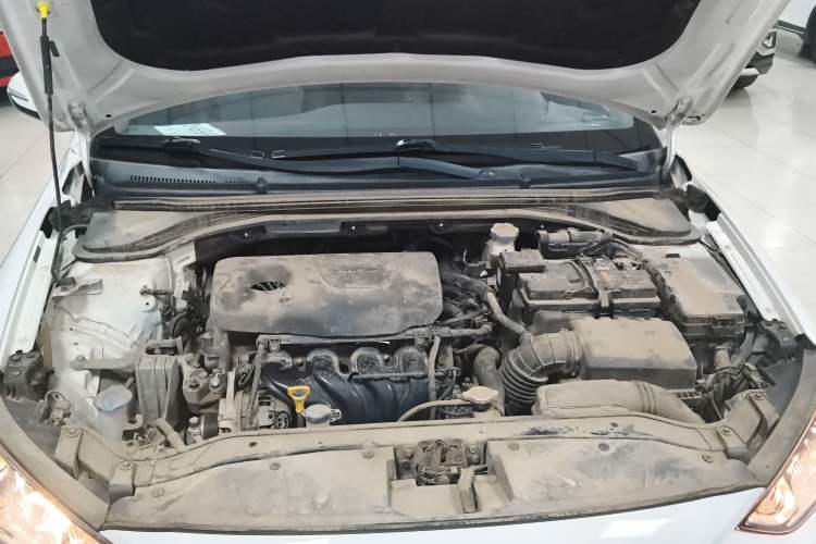 Used Hyundai Elantra (6th Generation / Lingdong) 2016 1.6L Manual ZhiXuan · Dynamic Model Engine Bay